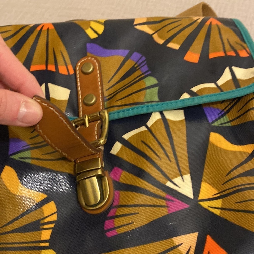 Fossil printed messenger bag . - Picture 8 of 13